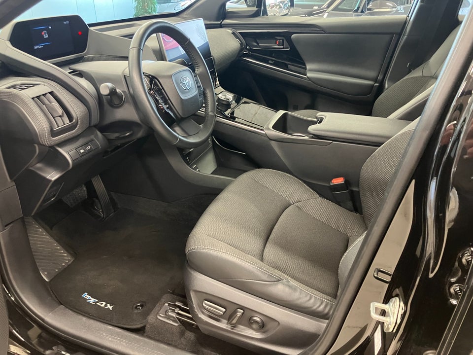 Toyota bZ4X Essential 5d