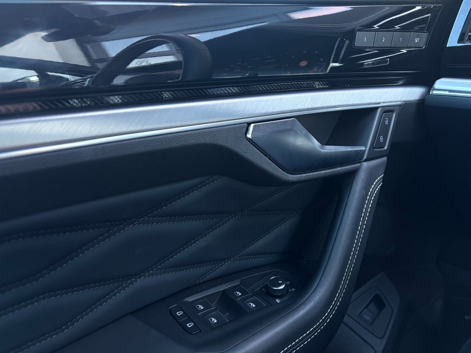 VW Touareg 3,0 TDi 286 Elegance DSG 4Motion 5d