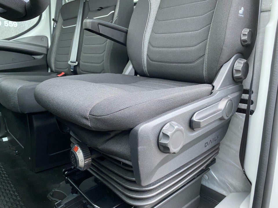 Iveco Daily 3,0 35S18 4100mm Lad 2d