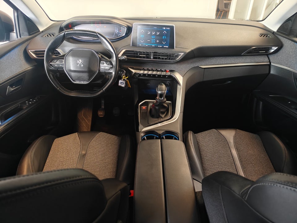 Peugeot 5008 1,2 PureTech 130 Active 7prs 5d