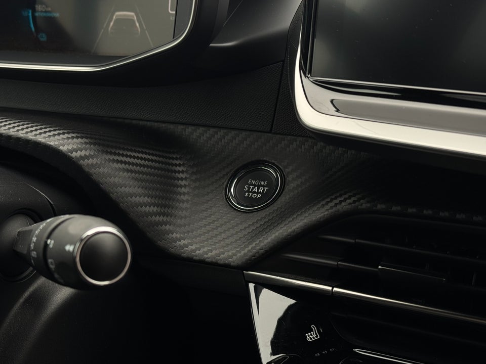 Peugeot e-208 50 GT 5d