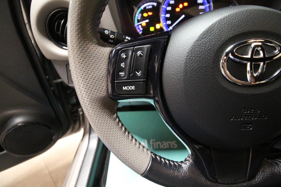 Toyota Yaris 1,5 Hybrid Delight e-CVT 5d