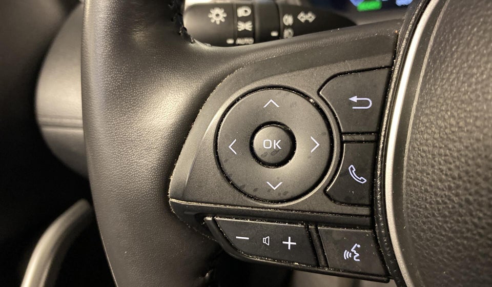 Toyota Corolla Cross 2,0 Hybrid Style CVT 5d