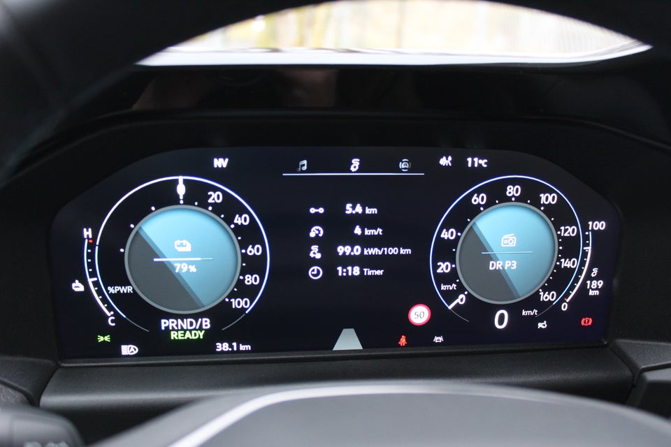 VW e-Caravelle Life SWB