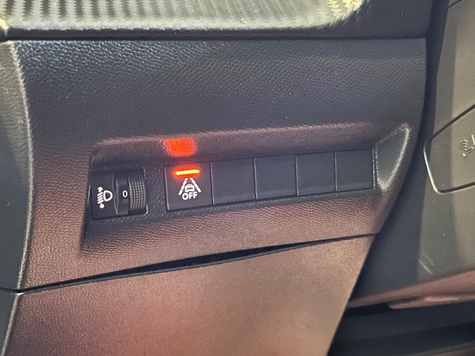 Peugeot e-208 50 Allure 5d