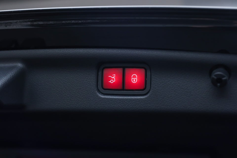 Mercedes C300 e 2,0 AMG Line aut. 4d