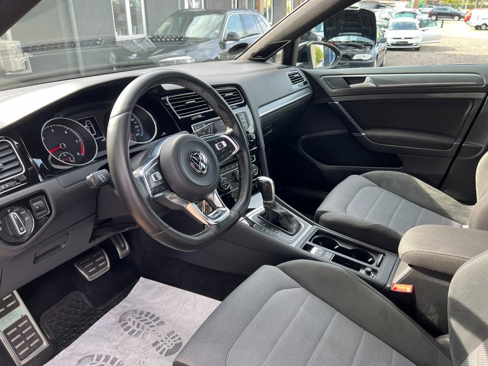 VW Golf VII 2,0 TDi 150 R-line Variant DSG BMT 5d