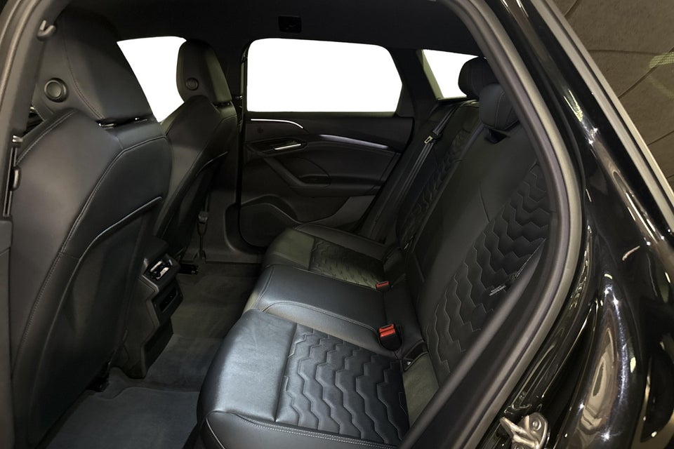 Audi A6 e-tron S-line plus Avant 5d
