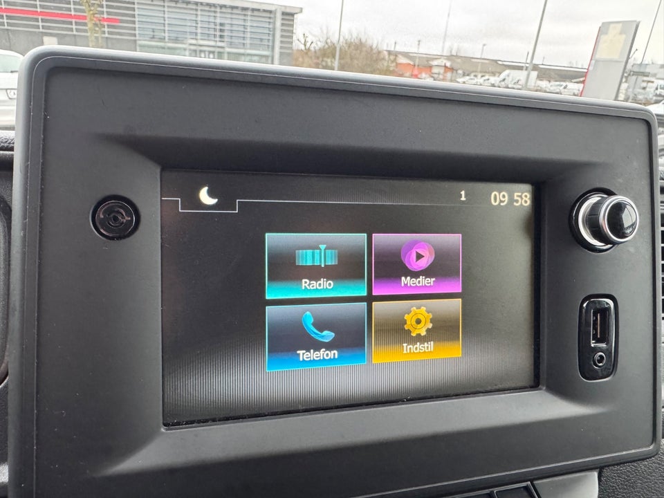 Nissan Interstar 2,0 dCi 150 L2H2 N-Connecta Van