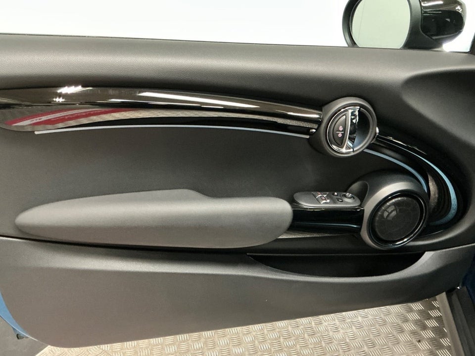 MINI Cooper SE Maximise 3d