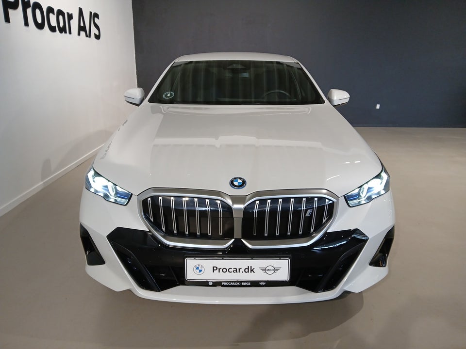 BMW i5 eDrive40 M-Sport 4d