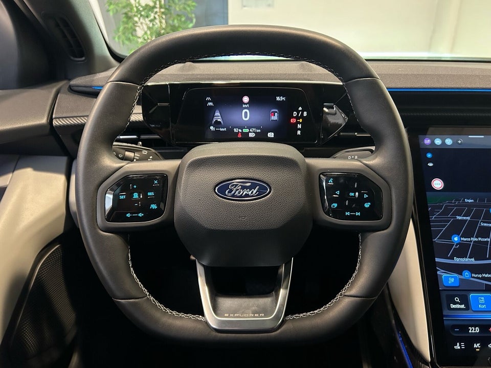 Ford Explorer 77 Premium Extended Range 5d