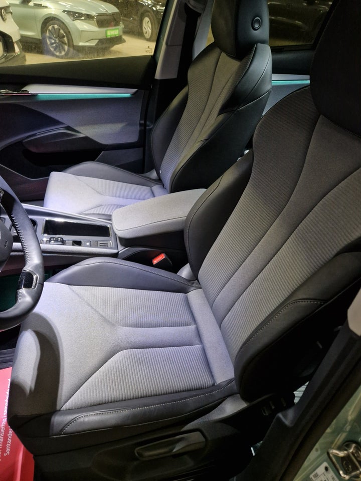 Skoda Enyaq 80 iV Plus Loft 5d