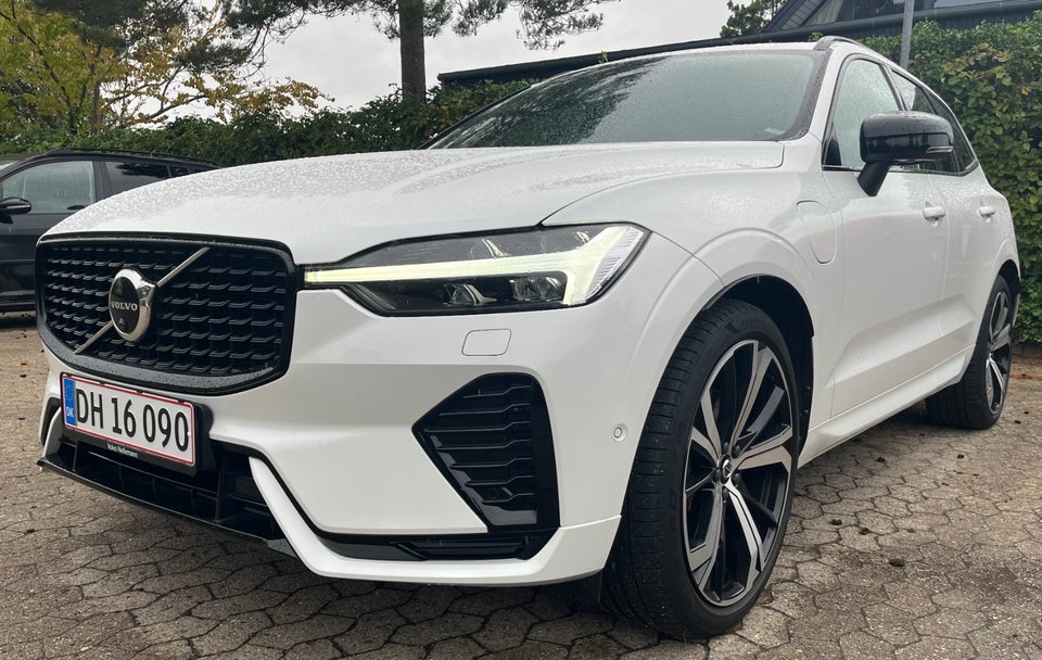 Volvo XC60 2,0 T8 ReCharge R-Design aut. AWD 5d