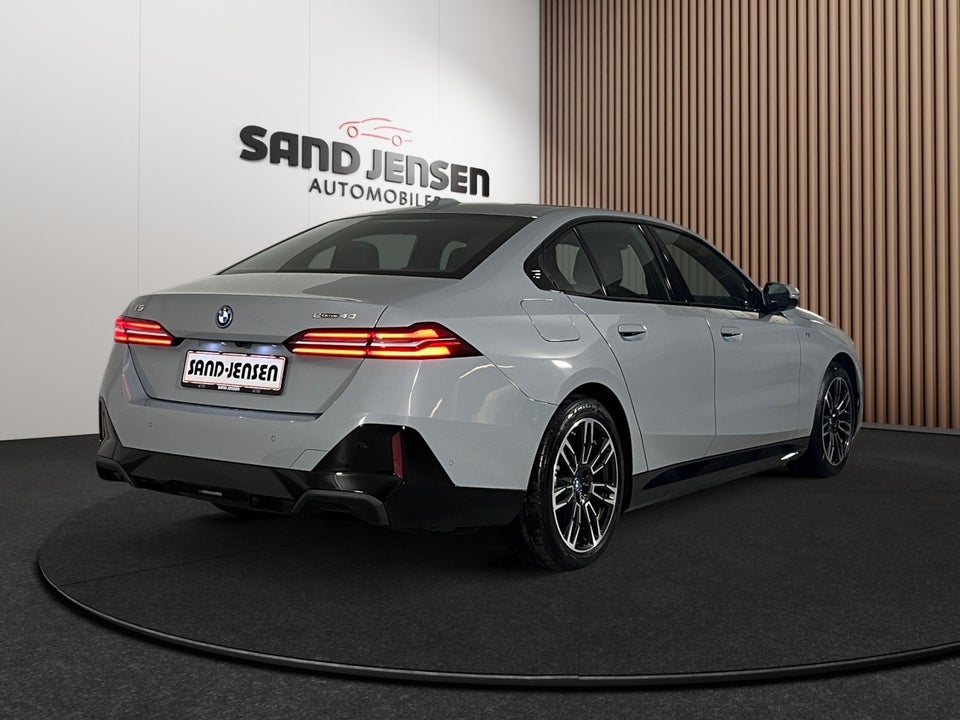 BMW i5 eDrive40 M-Sport 4d