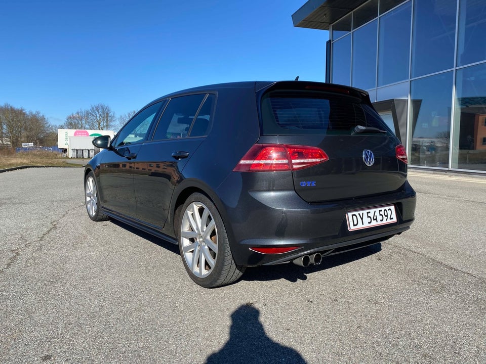 VW Golf VII 1,4 GTE DSG 5d