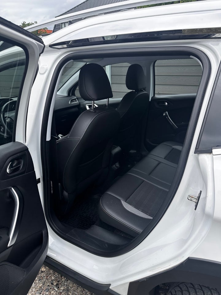 Peugeot 2008 1,2 e-THP 110 Allure 5d