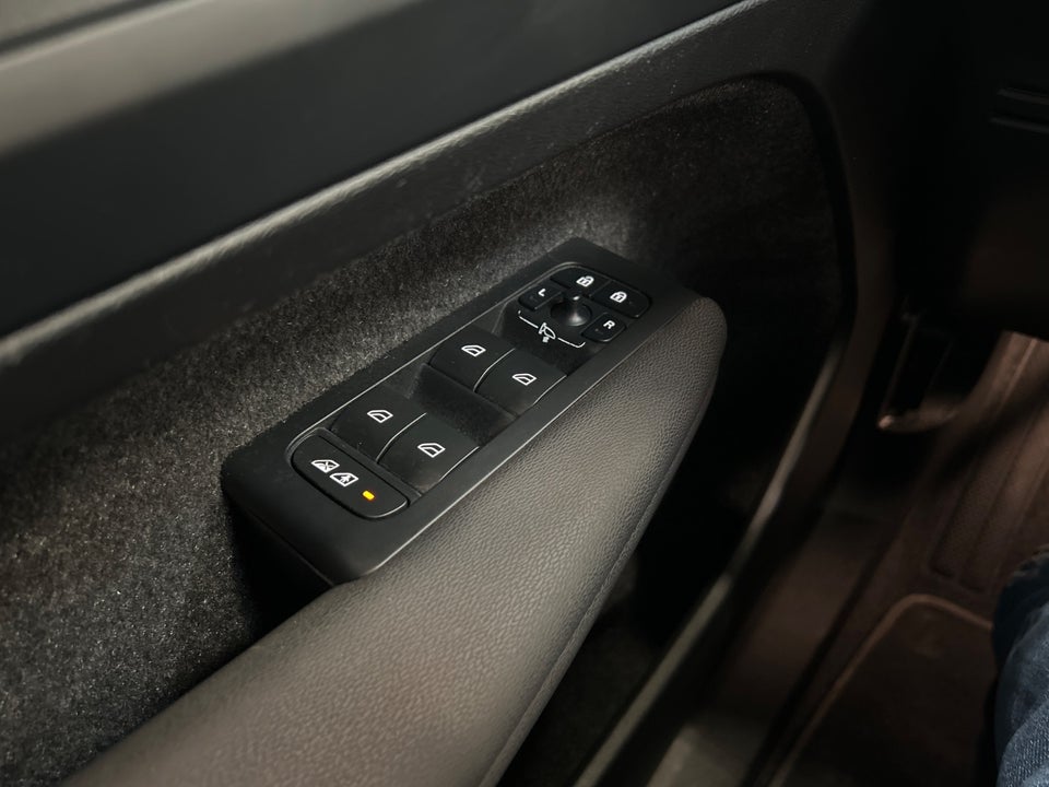 Volvo XC40 P6 ReCharge Core 5d