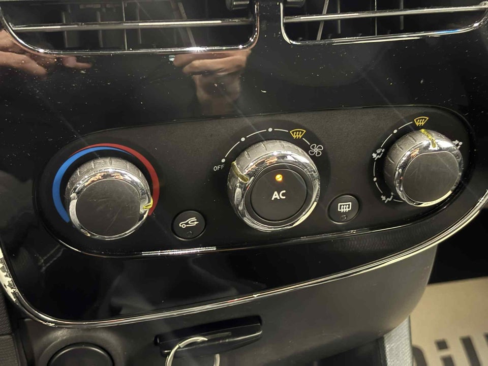 Renault Clio IV 1,2 16V Authentique 5d