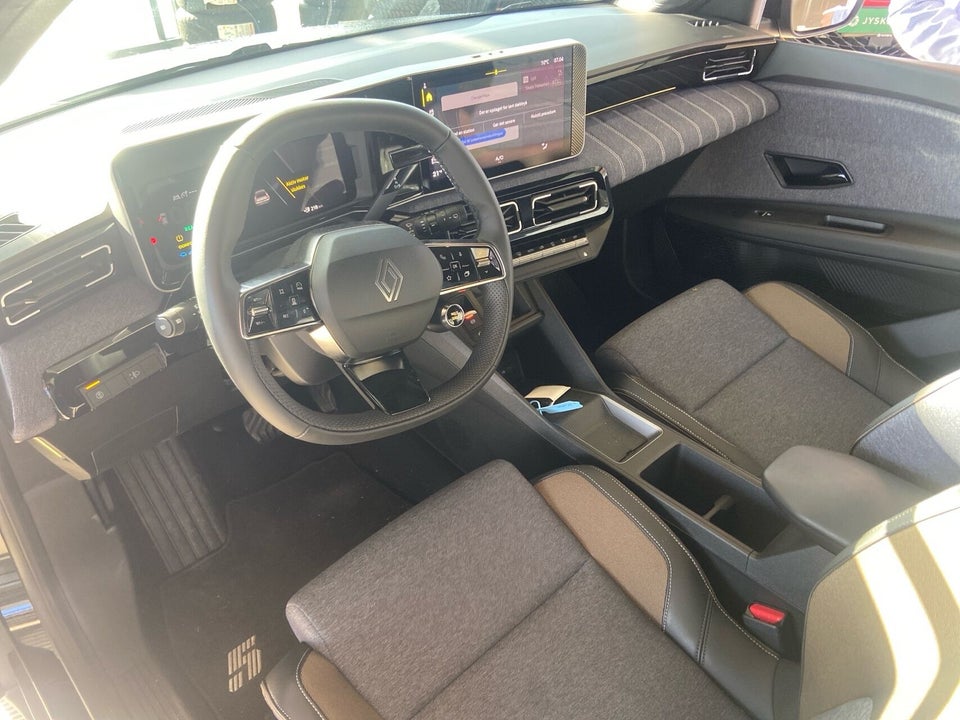 Renault 5 E-Tech 52 Techno 5d