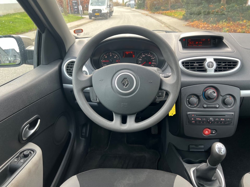 Renault Clio III 1,5 dCi 75 Avantage Sport Tourer 5d