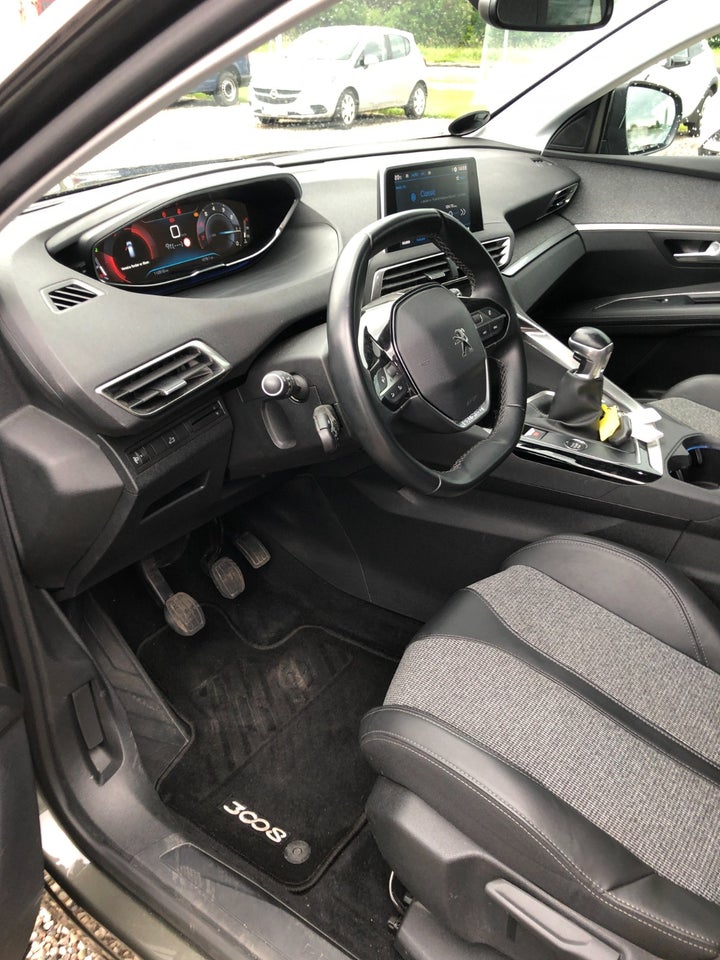 Peugeot 3008 1,2 PureTech 130 Allure Limited 5d