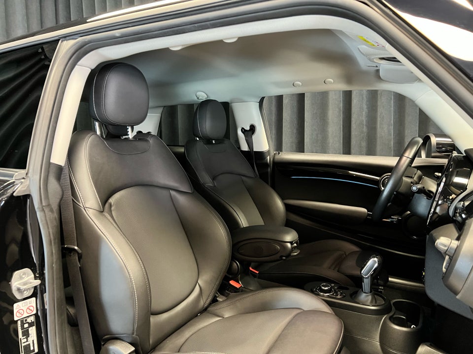 MINI Cooper SE Classic Trim 3d