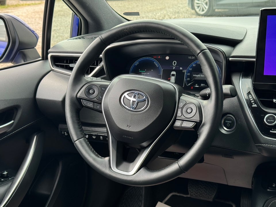 Toyota Corolla 1,8 Hybrid Style Touring Sports e-CVT 5d