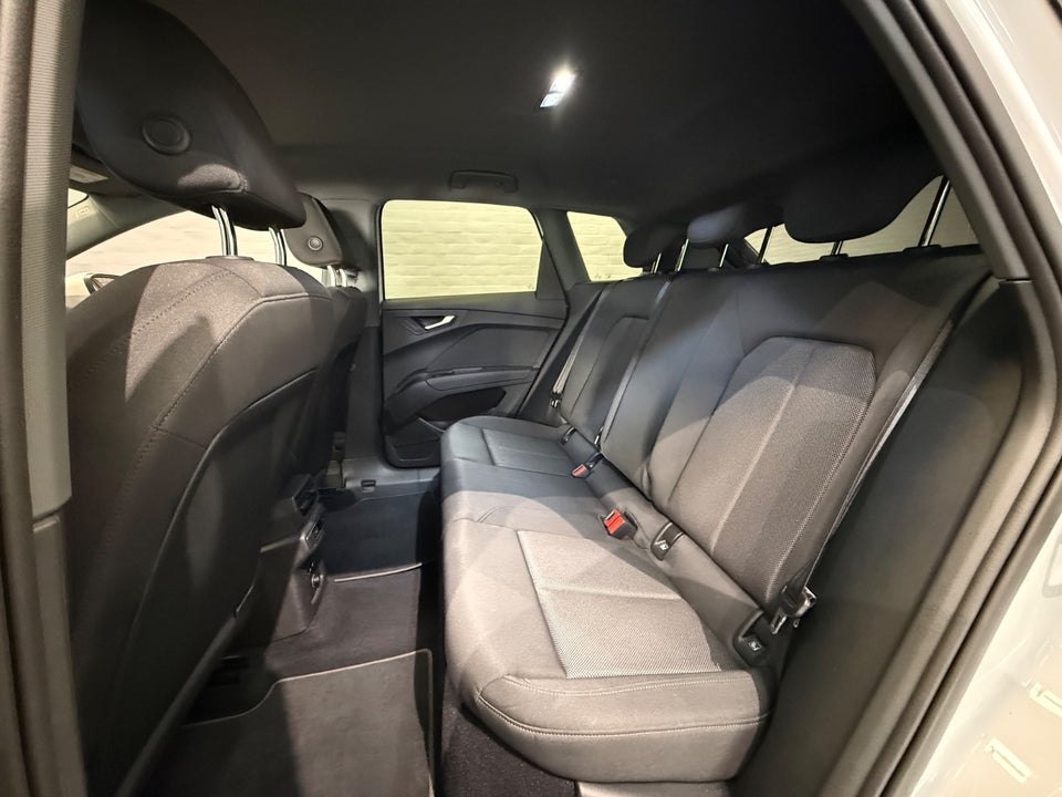 Audi Q4 e-tron 35 S-line 5d