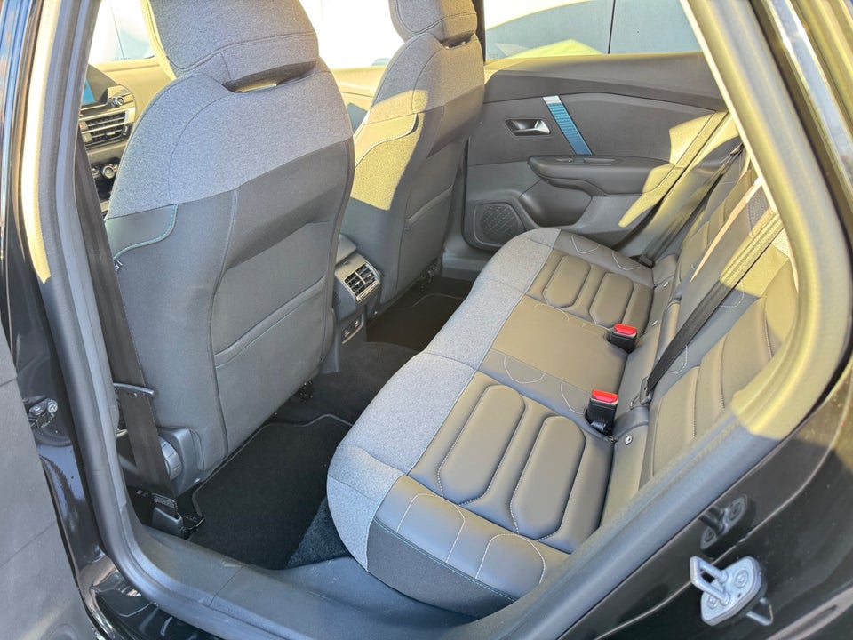 Citroën ë-C4 X 50 Shine 4d