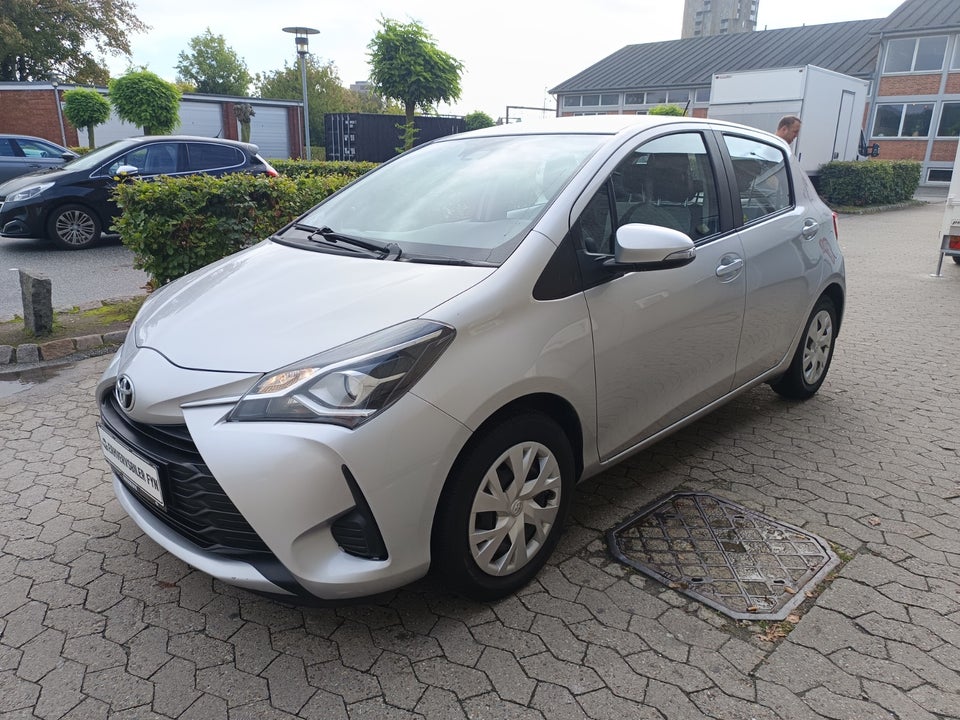 Toyota Yaris 1,0 VVT-i T2 5d