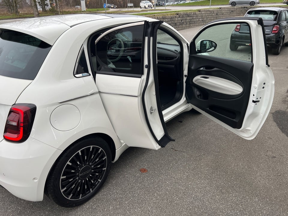 Fiat 500e 42 la Prima 3+1 4d