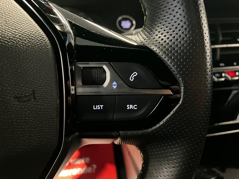 Peugeot e-208 50 GT 5d