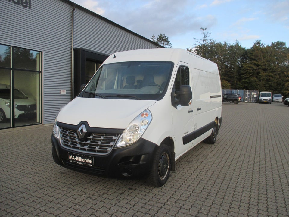 Renault Master III T33 2,3 dCi 135 L2H2 Kassevogn