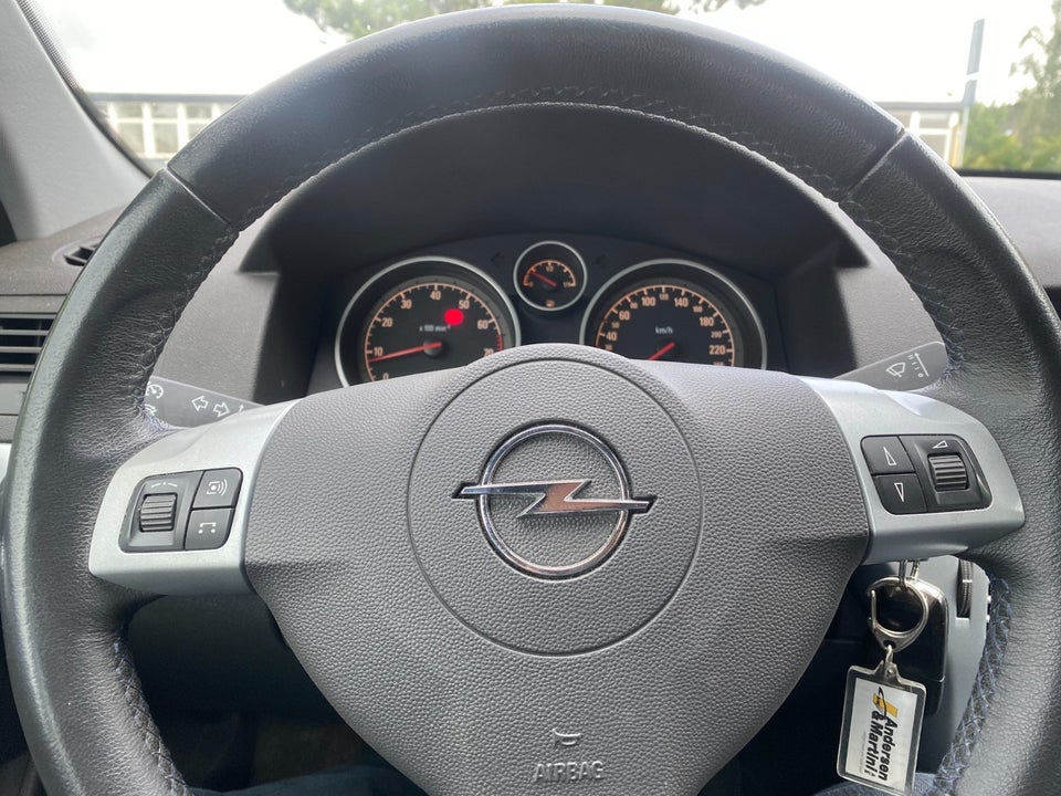 Opel Astra 1,6 16V 115 Enjoy 5d