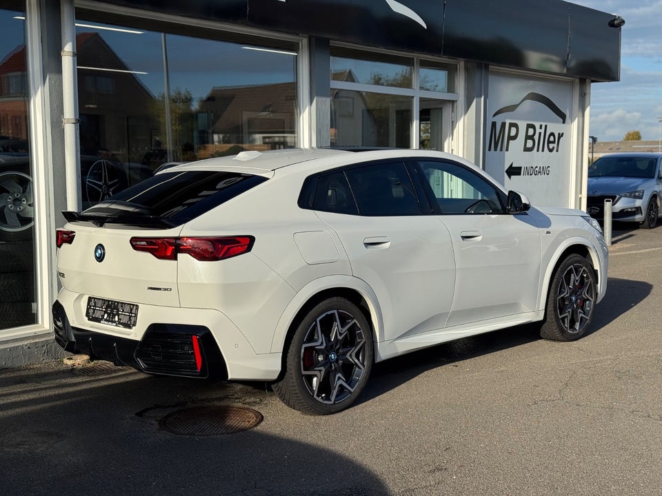 BMW iX2 xDrive30 M-Sport Premium 5d