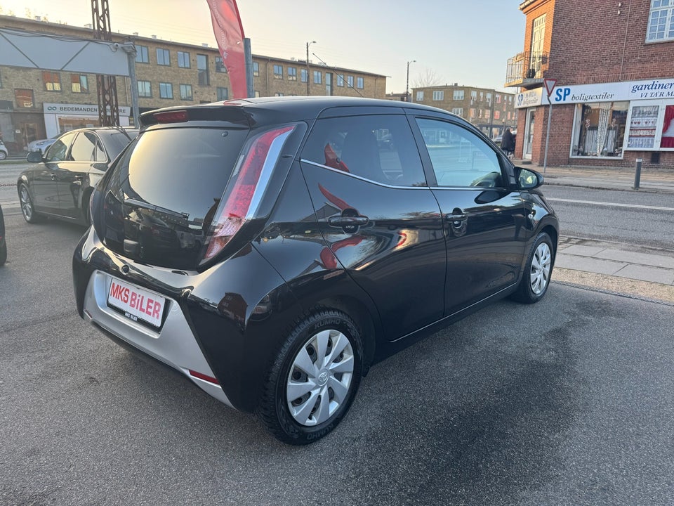 Toyota Aygo 1,0 VVT-i x-black II 5d