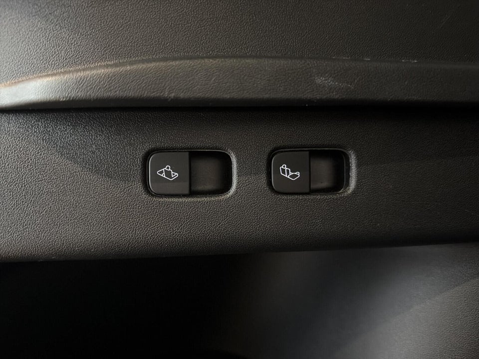 Tesla Model Y Long Range AWD 5d