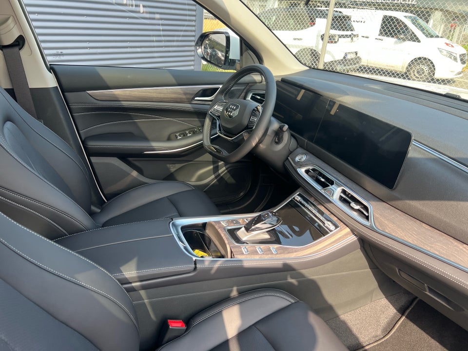 Navor E5 1,5 PHEV Rock 5d