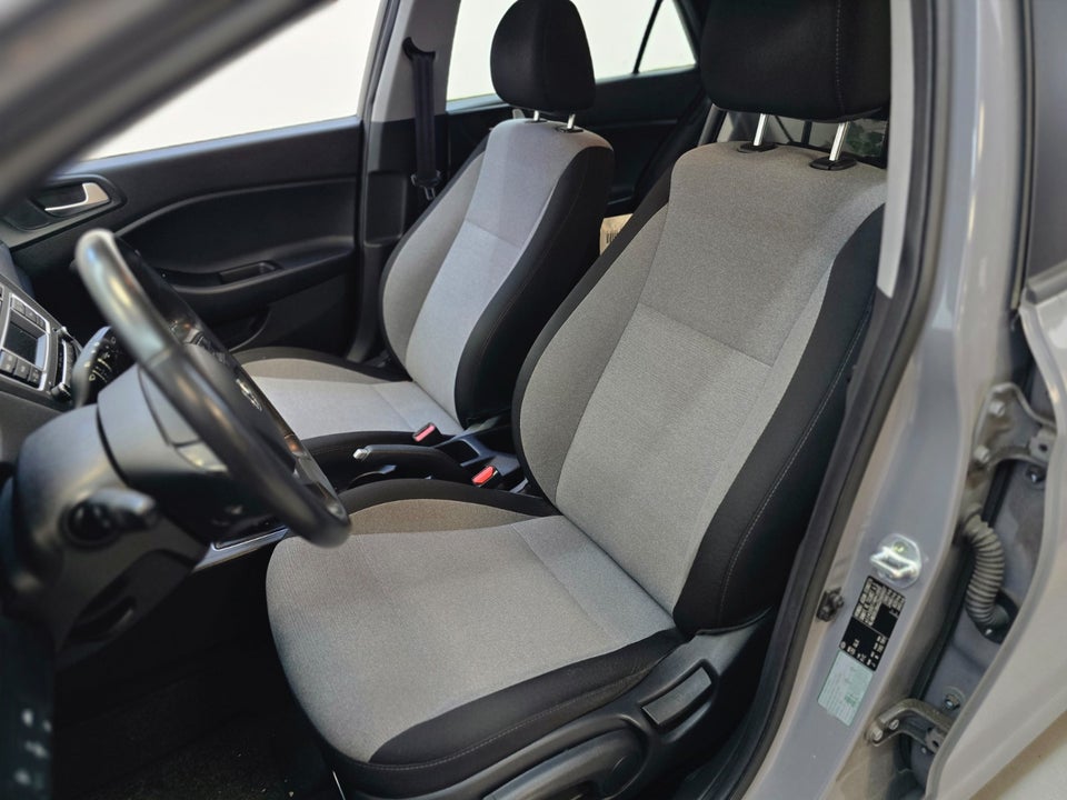 Hyundai i20 1,25 Trend Van 5d