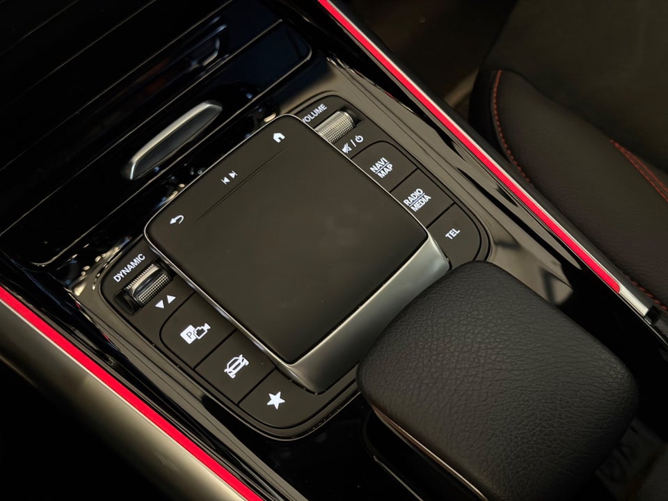 Mercedes EQA300 AMG Line 4Matic 5d