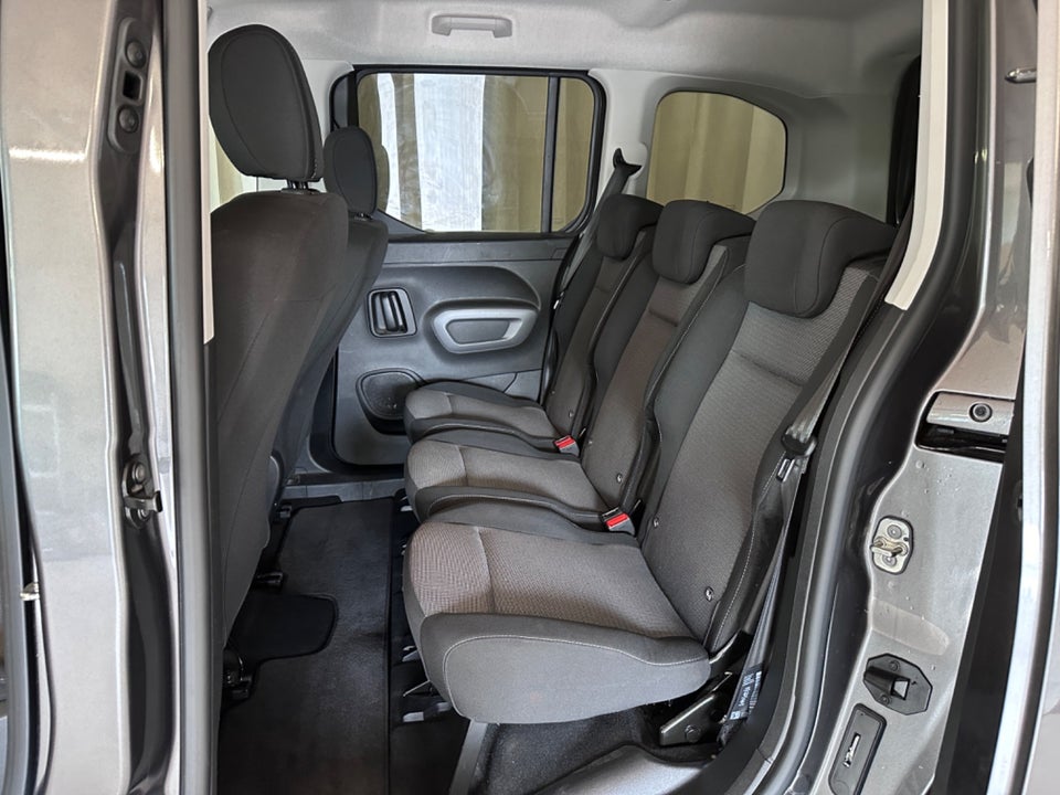 Toyota ProAce City Verso 50 Medium Family 5d