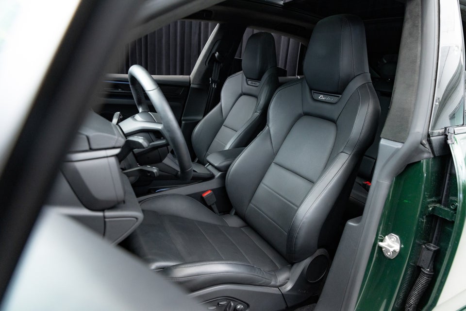 Porsche Macan Turbo 5d