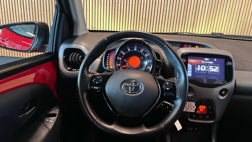 Toyota Aygo 1,0 VVT-i x-sky x-shift 5d