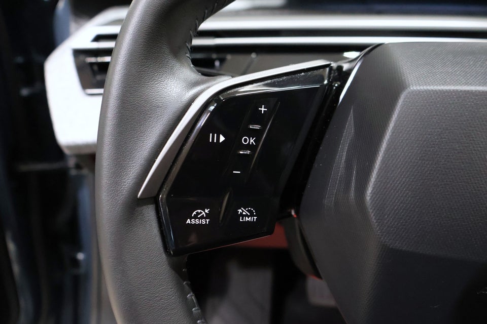 Peugeot e-5008 77 Allure Pack 7prs 5d