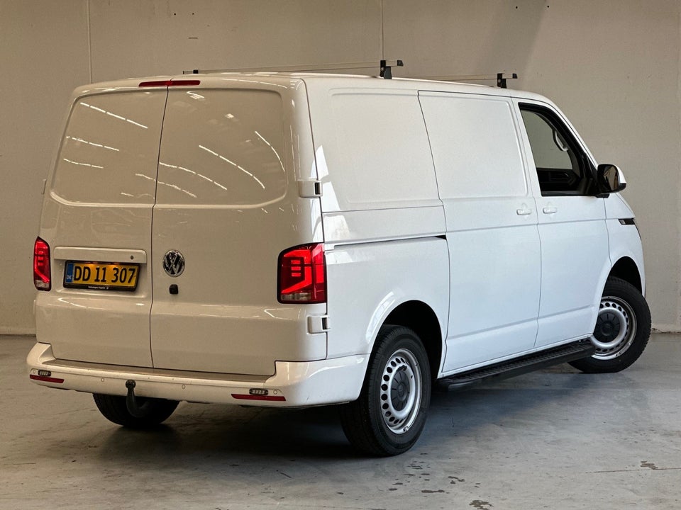 VW Transporter 2,0 TDi 150 Kassevogn DSG kort