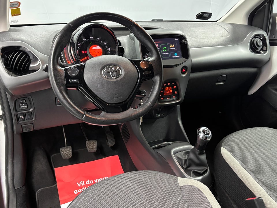 Toyota Aygo 1,0 VVT-i x-press 5d