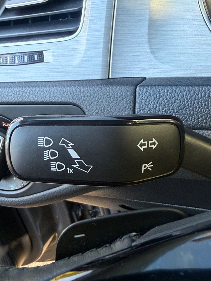 VW Golf VII 1,6 TDi 105 Highline DSG BMT 5d