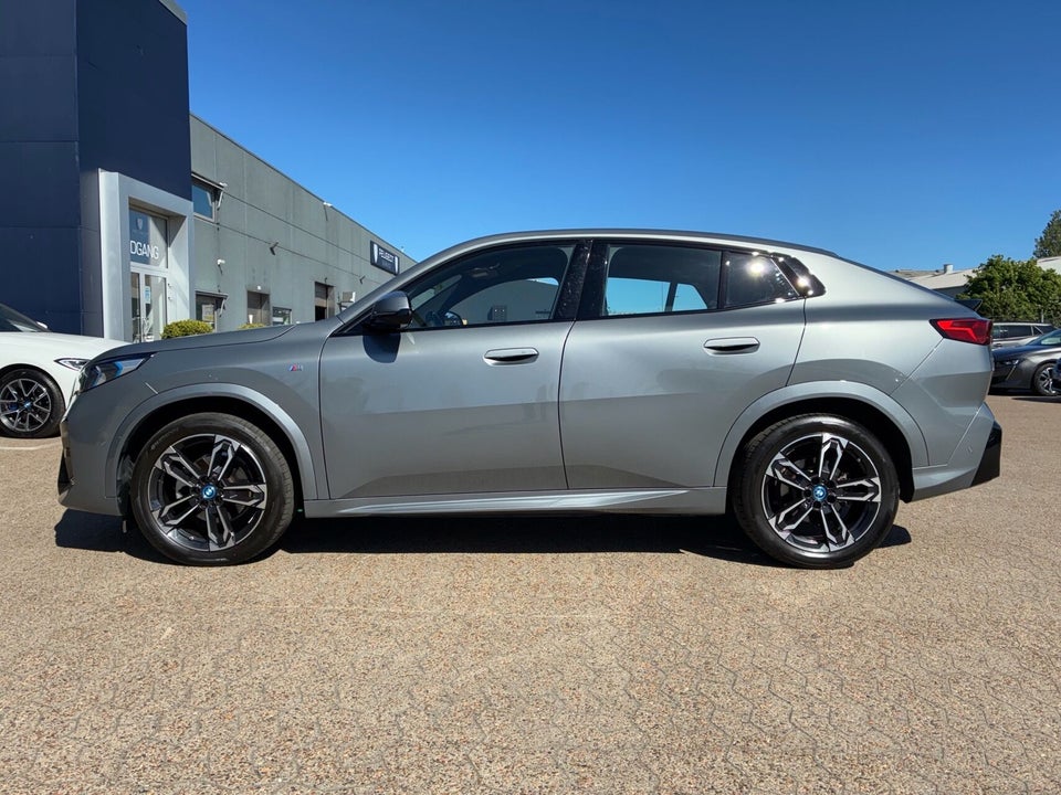 BMW iX2 eDrive20 M-Sport 5d