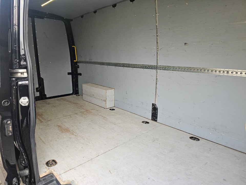 MAN TGE 2,0 3.180 Kassevogn L4H3 aut. FWD